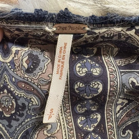 Free People “Call of the Wild” Reversible Faux Fur Vest, Size small - Picture 8 of 10